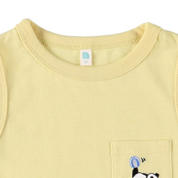 Sleeveless T-shirt