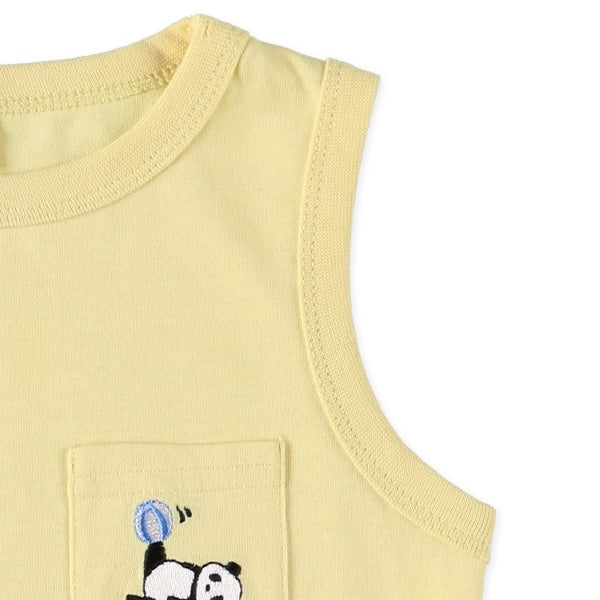 Sleeveless T-shirt
