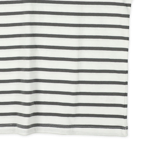 Sleeveless T-shirt