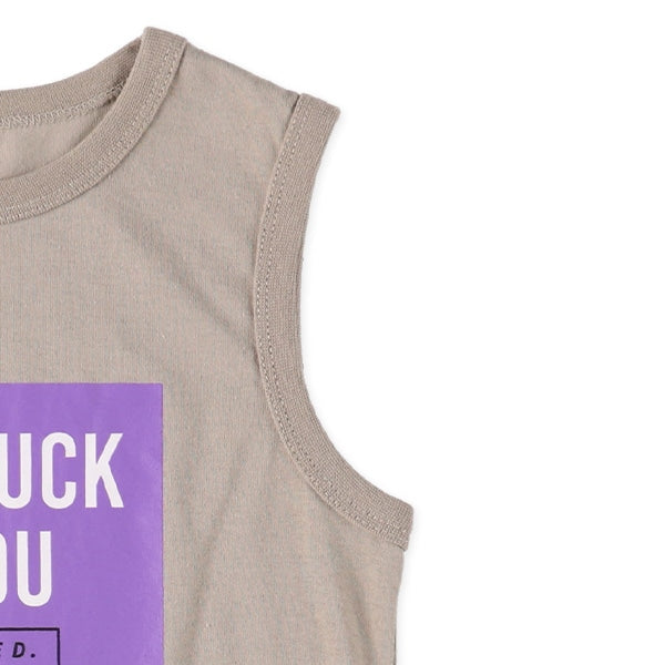 Sleeveless T-shirt