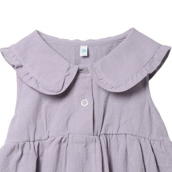 Sleeveless T-shirt