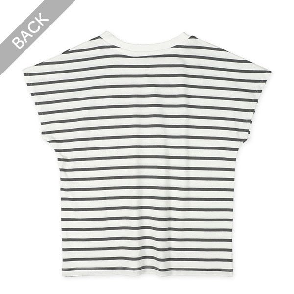Sleeveless T-shirt