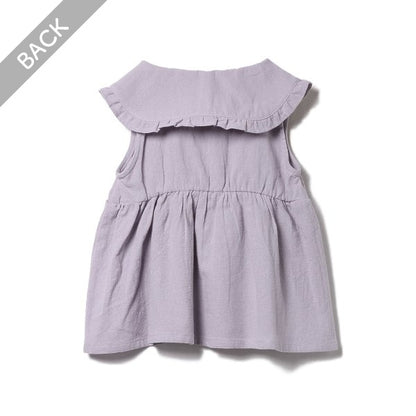 Sleeveless T-shirt
