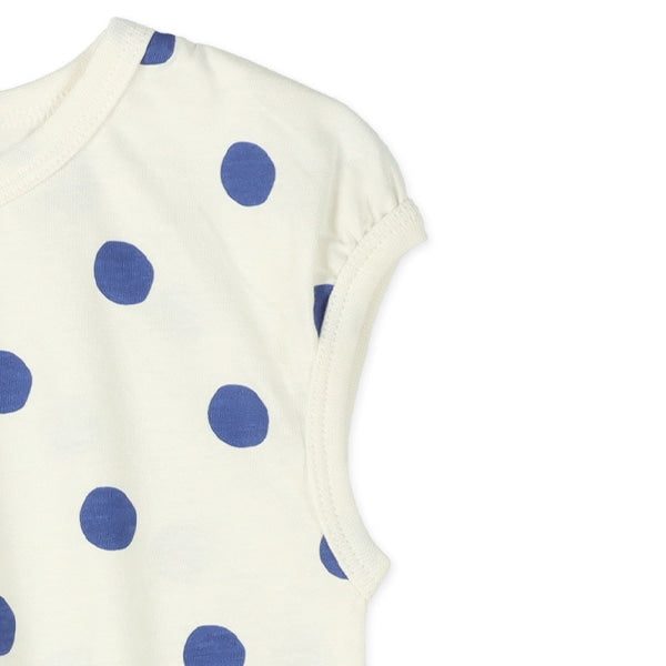 Sleeveless T-shirt