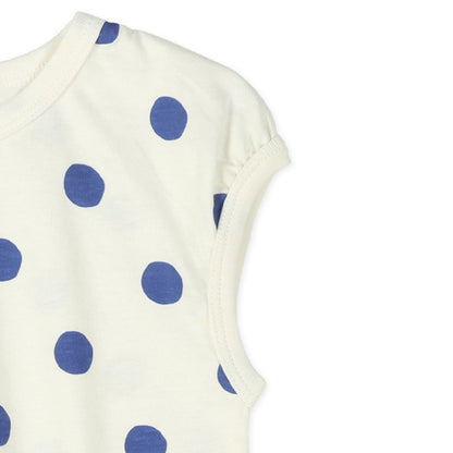 Sleeveless T-shirt