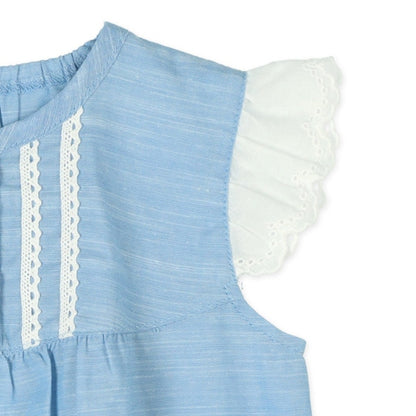 Sleeveless T-shirt